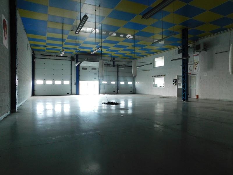 Bureau - 564 m² - 1 pièce