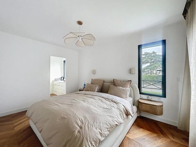 Maison - 181 m² - 7 pièces