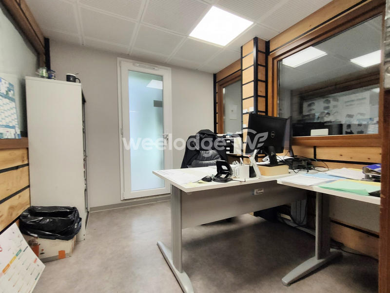 Local d'activités - 700 m²