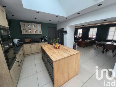 Maison - 311 m² - 11 pièces