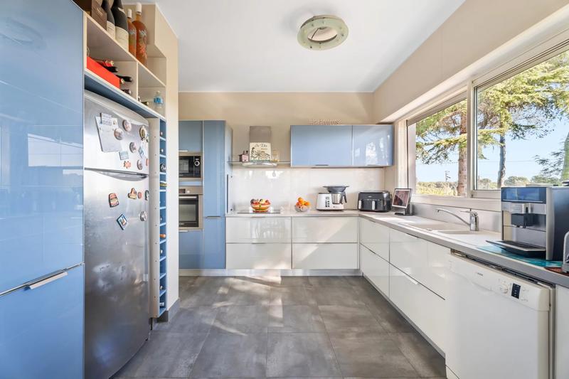 Maison - 185 m² - 7 pièces