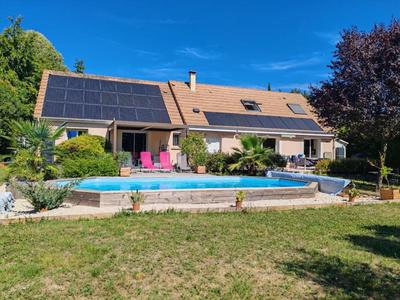 Maison traditionnelle - 153 m² - 6 pièces