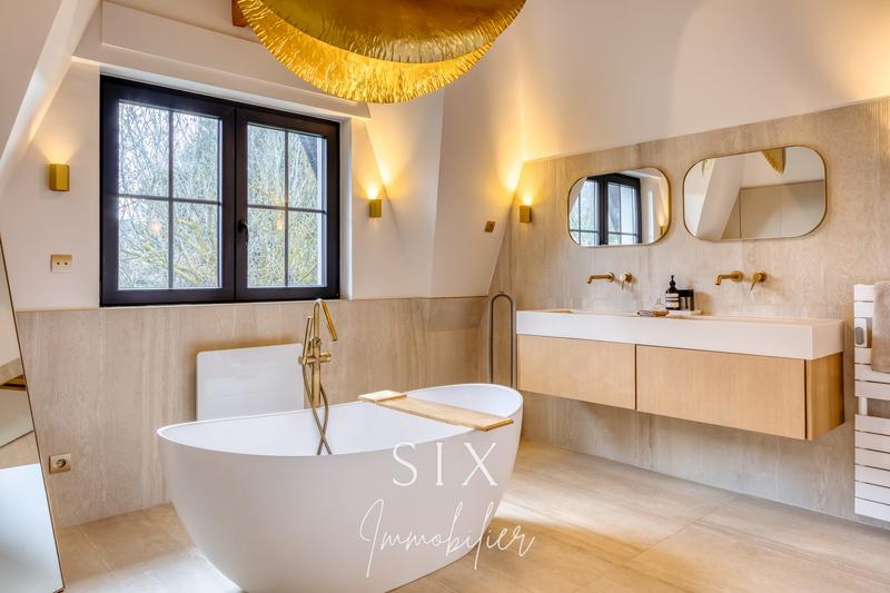 Maison - 163 m² - 7 pièces