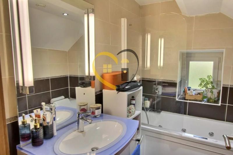 Maison - 103 m² - 4 pièces