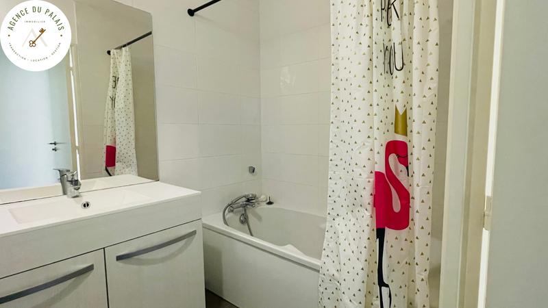 Appartement - 90 m² - 3 pièces