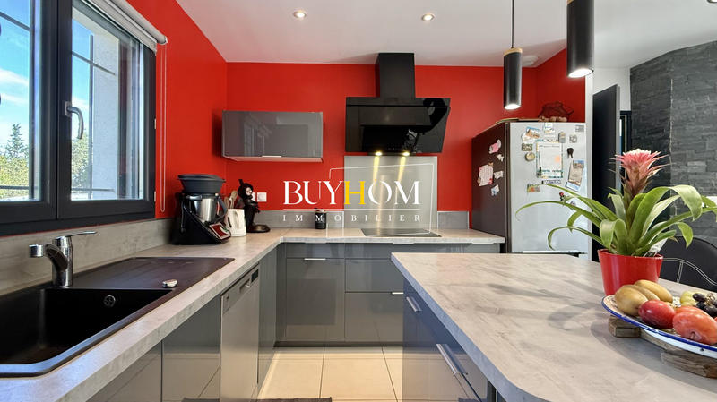 Maison - 93 m² - 4 pièces