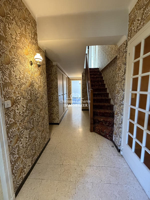 Villa - 275 m² - 9 pièces