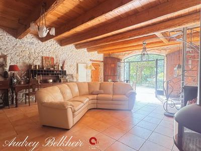 Maison en pierre - 260 m² - 7 pièces