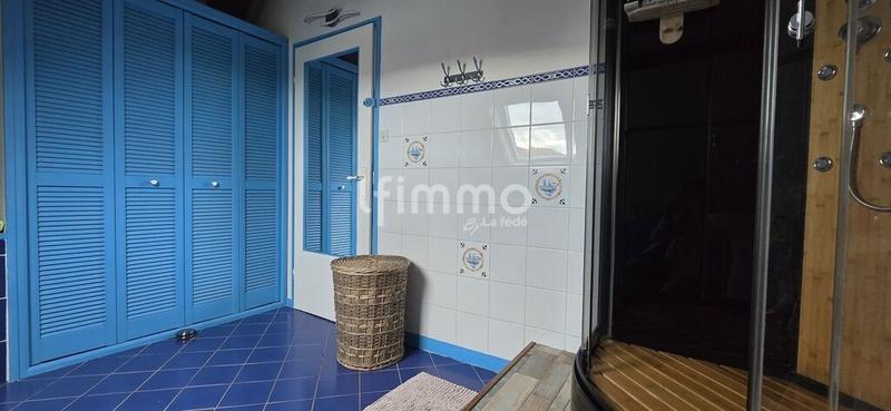 Maison - 217 m² - 9 pièces