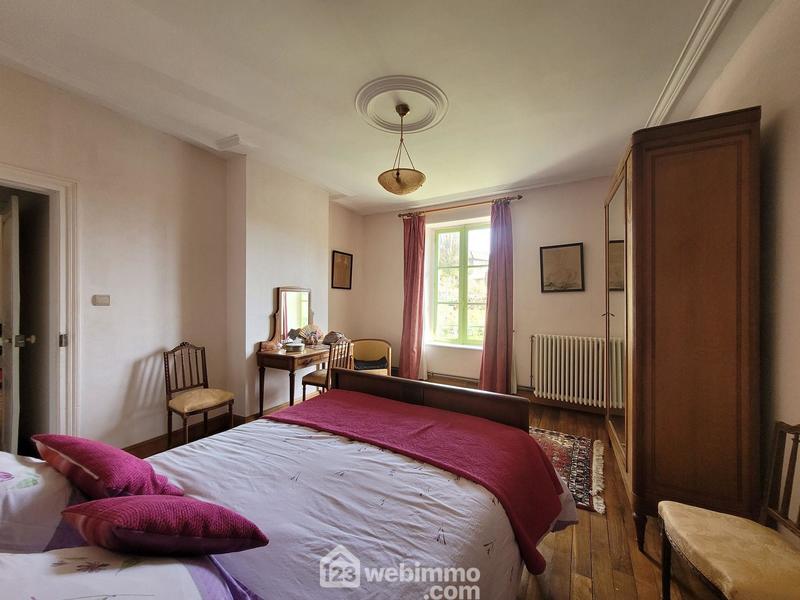 Maison - 338 m² - 10 pièces