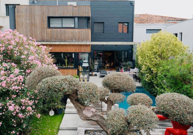 Maison - 416 m² - 8 pièces