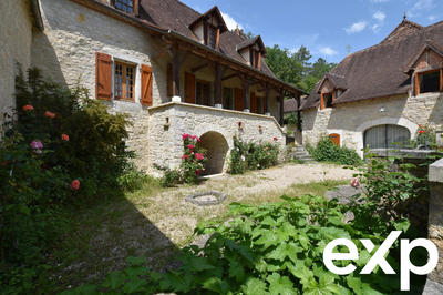 Maison traditionnelle - 201 m²