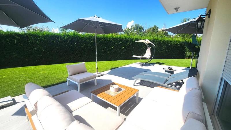 Maison - 221 m² - 5 pièces