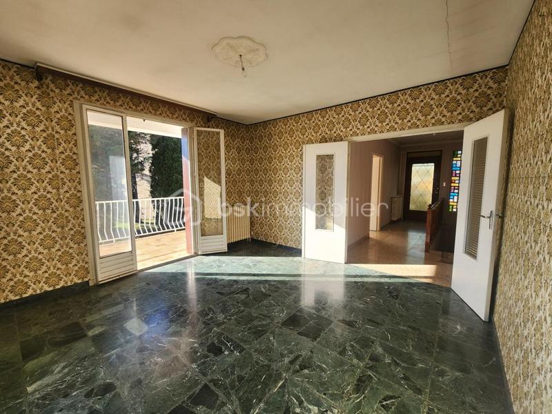 Maison traditionnelle - 165 m² - 8 pièces