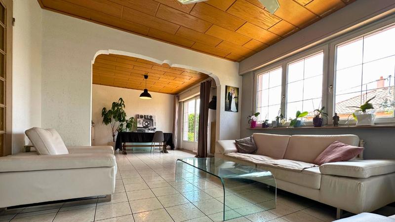 Maison traditionnelle - 166 m² - 7 pièces