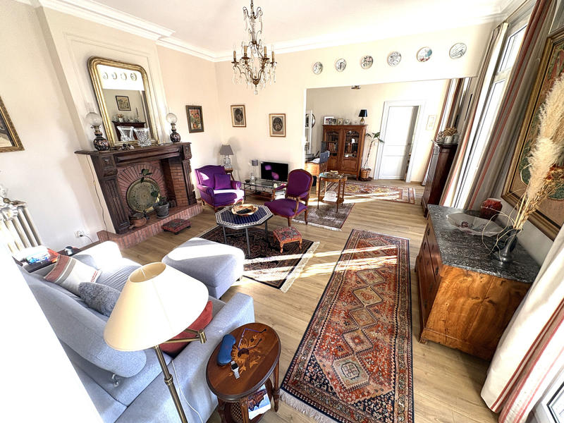 Appartement - 168 m² - 5 pièces