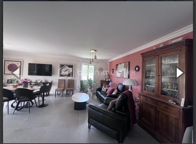 Maison traditionnelle - 99 m² - 4 pièces