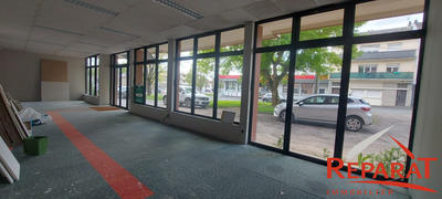 Local commercial - 143 m²