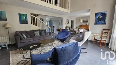 Maison - 185 m² - 8 pièces