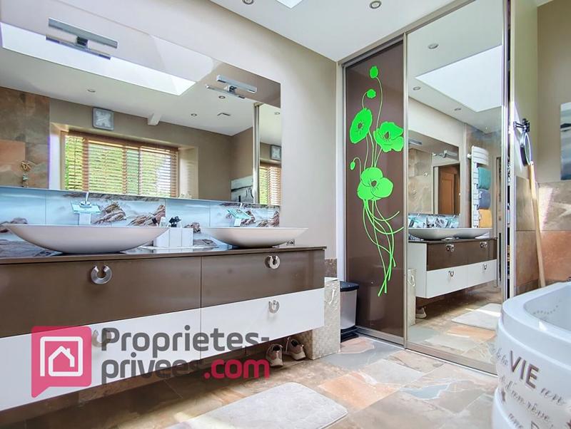 Propriété - 280 m² - 8 pièces