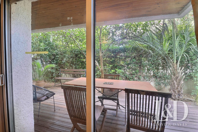 Maison - 243 m² - 10 pièces