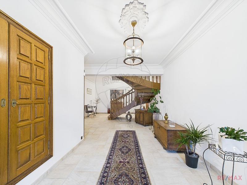 Appartement - 272 m² - 6 pièces