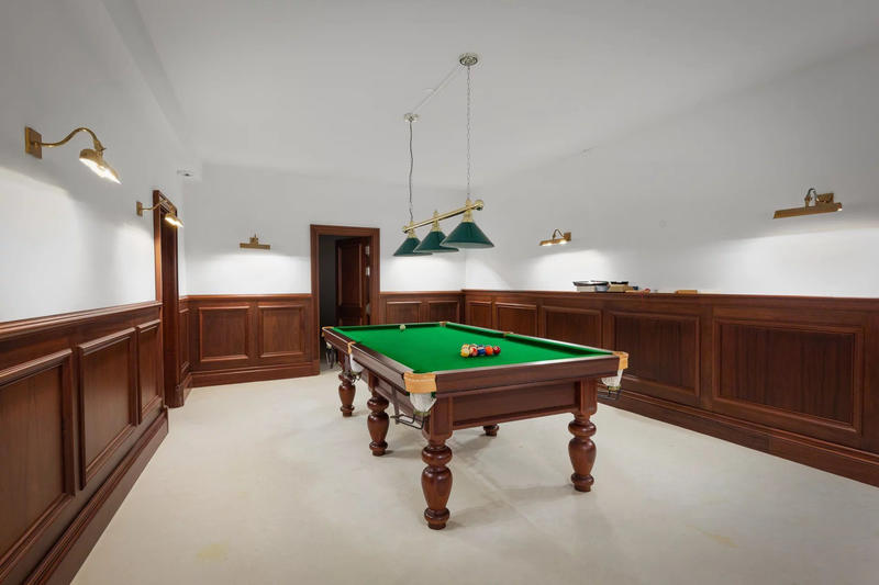 Villa - 596 m² - 13 pièces