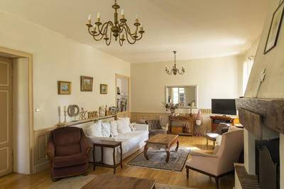 Maison - 826 m² - 19 pièces