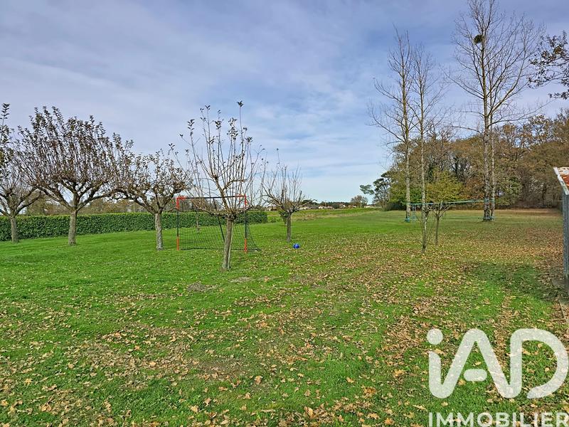 Maison - 330 m² - 13 pièces