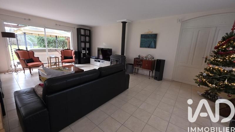 Maison - 240 m² - 9 pièces