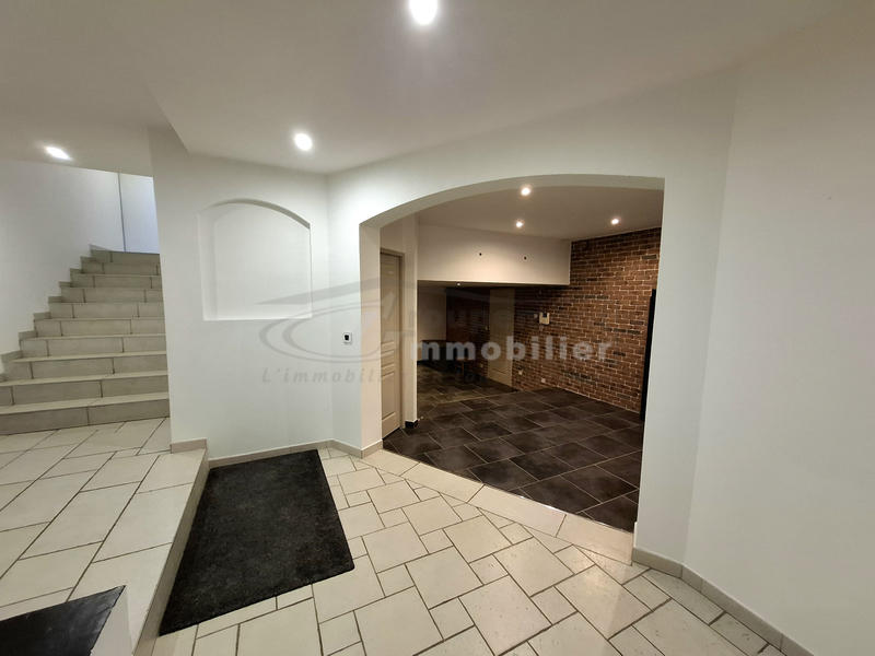 Maison - 230 m² - 6 pièces