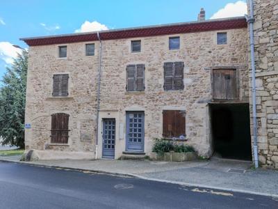 Maison de village - 200 m² - 11 pièces