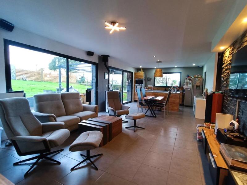Maison - 94 m² - 4 pièces