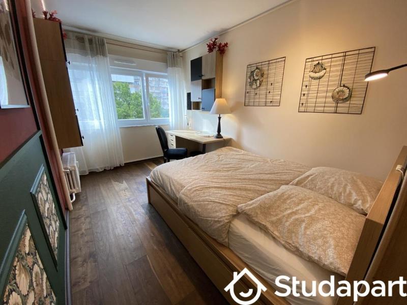 Chambre - 13 m² - 1 pièce