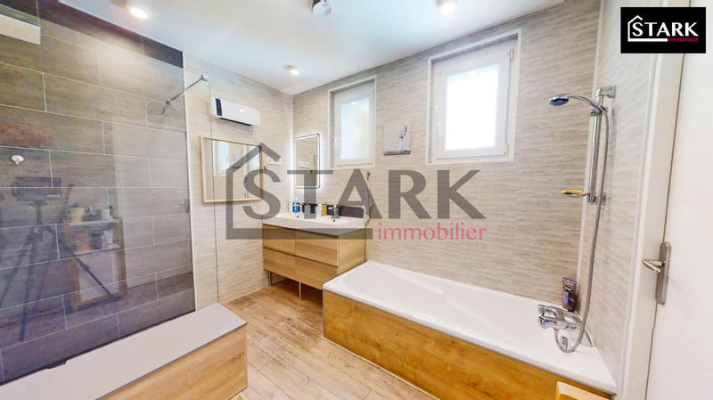 Maison - 145 m² - 8 pièces