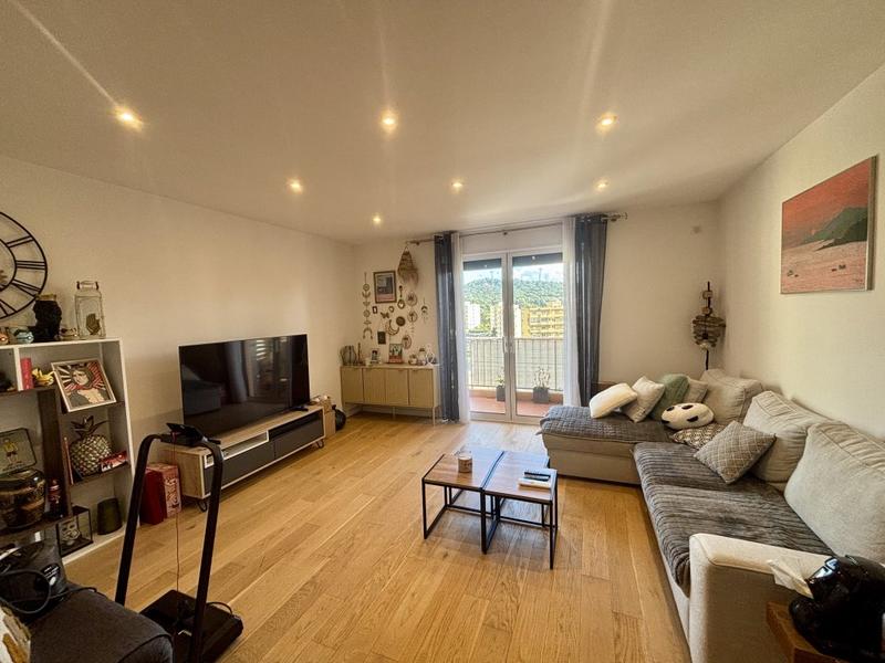 Appartement - 82 m² - 3 pièces