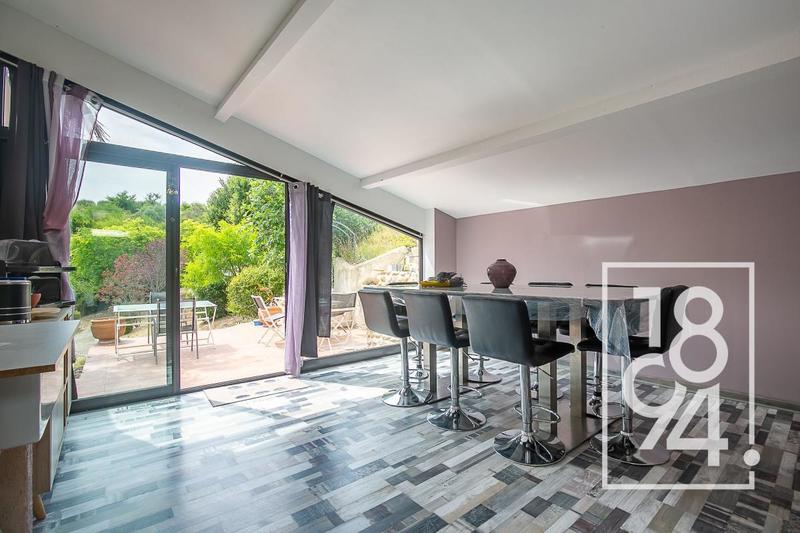 Maison - 397 m² - 7 pièces