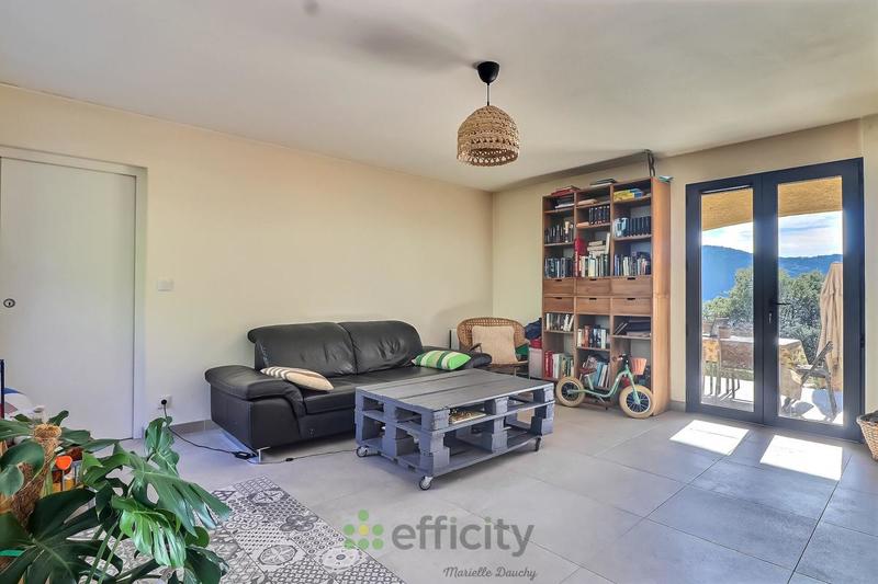 Maison - 250 m² - 9 pièces