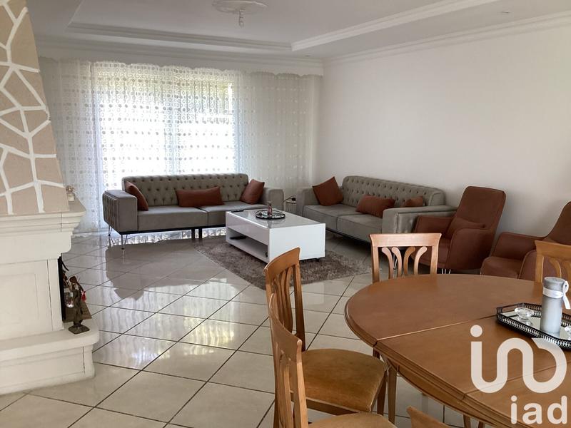 Maison - 182 m² - 10 pièces