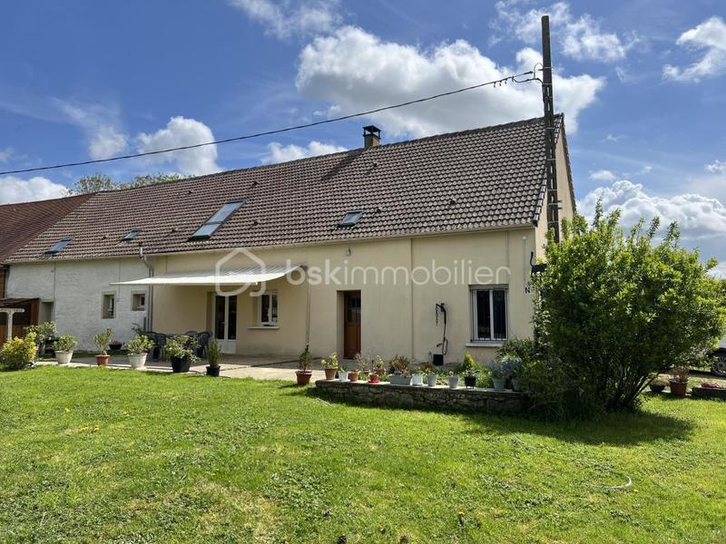 Maison - 222 m² - 10 pièces