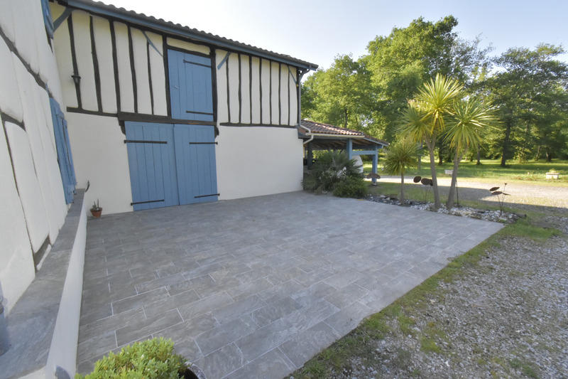 Maison - 210 m² - 7 pièces