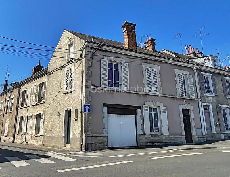 Immeuble - 198 m² - 8 pièces