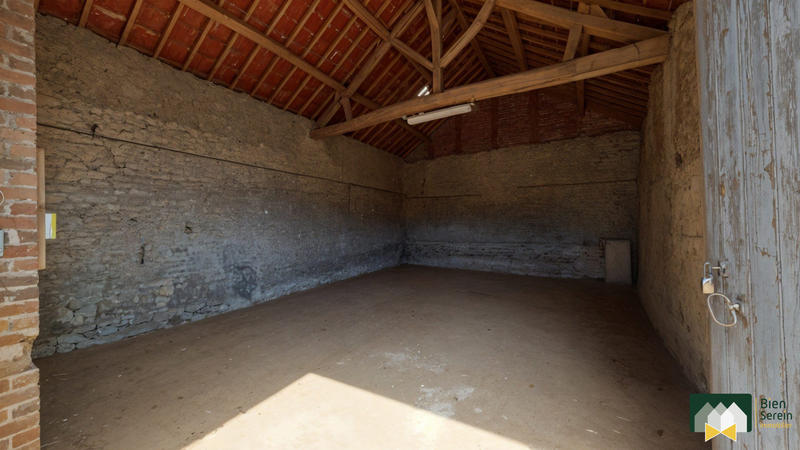 Parking / Garage - 65 m²