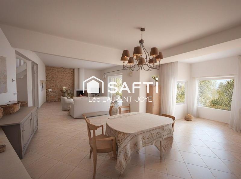 Maison - 230 m² - 8 pièces