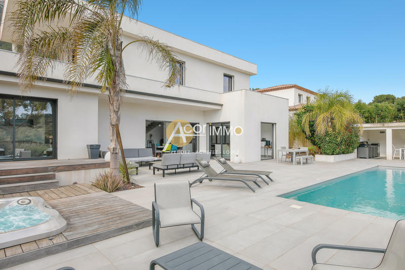 Villa - 171 m² - 6 pièces