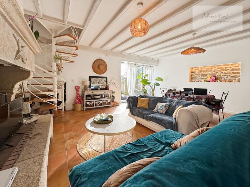 Maison - 260 m² - 11 pièces