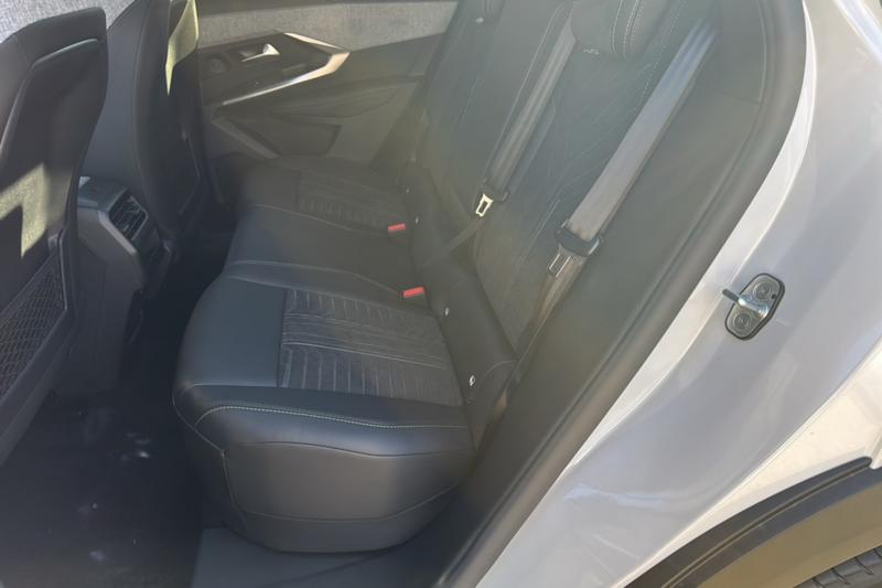 Peugeot 3008 Hybrid 145 E-Dcs6 Gt Plus