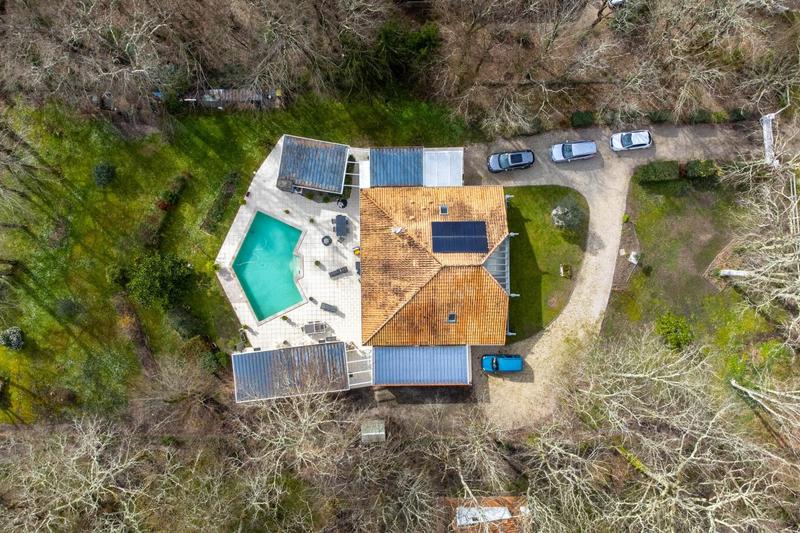 Maison d'architecte - 200 m² - 9 pièces