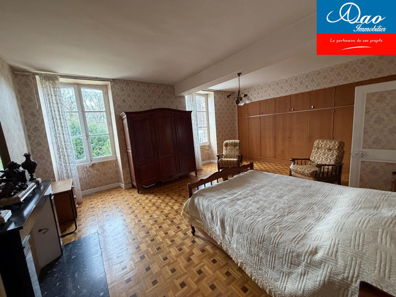 Maison - 240 m² - 9 pièces