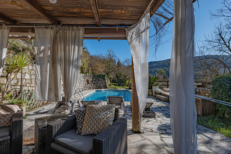 Maison - 189 m² - 7 pièces